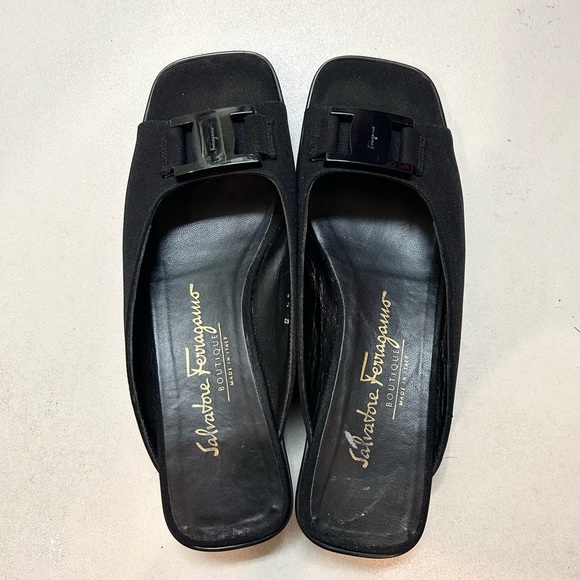 Ferragamo sandals - Picture 2 of 3